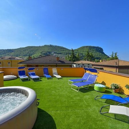 La Terrazza Sul Garda Otel Dış mekan fotoğraf